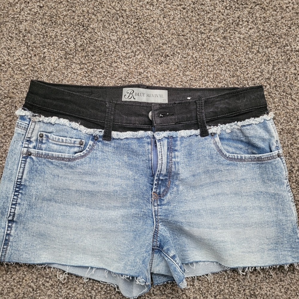 BLUE REVIVAL SHORTS